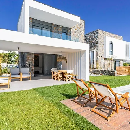 Apoikia Villa *