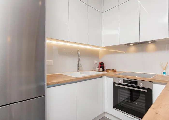 Apoikia * ペフコホリ